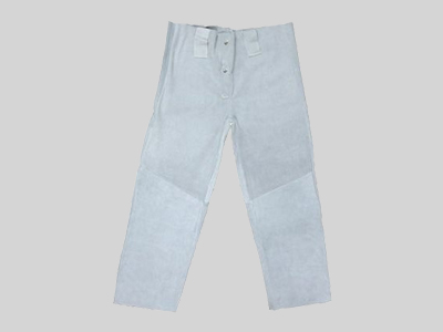 CALÇA EM COURO RASPA